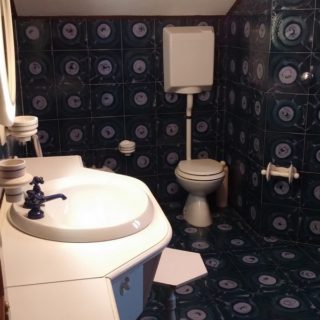 bagno-appartamento-piano-terzo-sottotetto-casa-indipendente-terrazzo-edifica-agenzia-vendita-villa-verucchio